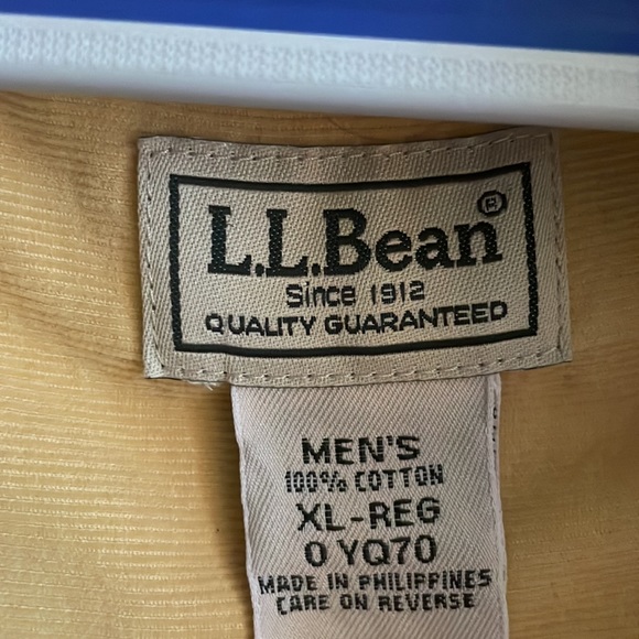 Mens light cord L.L. Bean shirt. XL - Picture 2 of 4